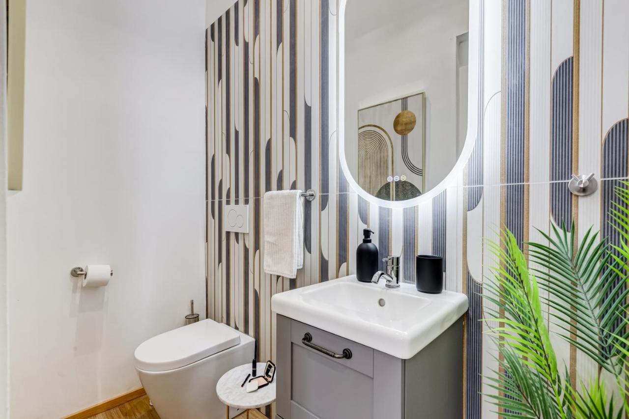 Chiara - A New Luxury Star Is Born In Rome! * Rom