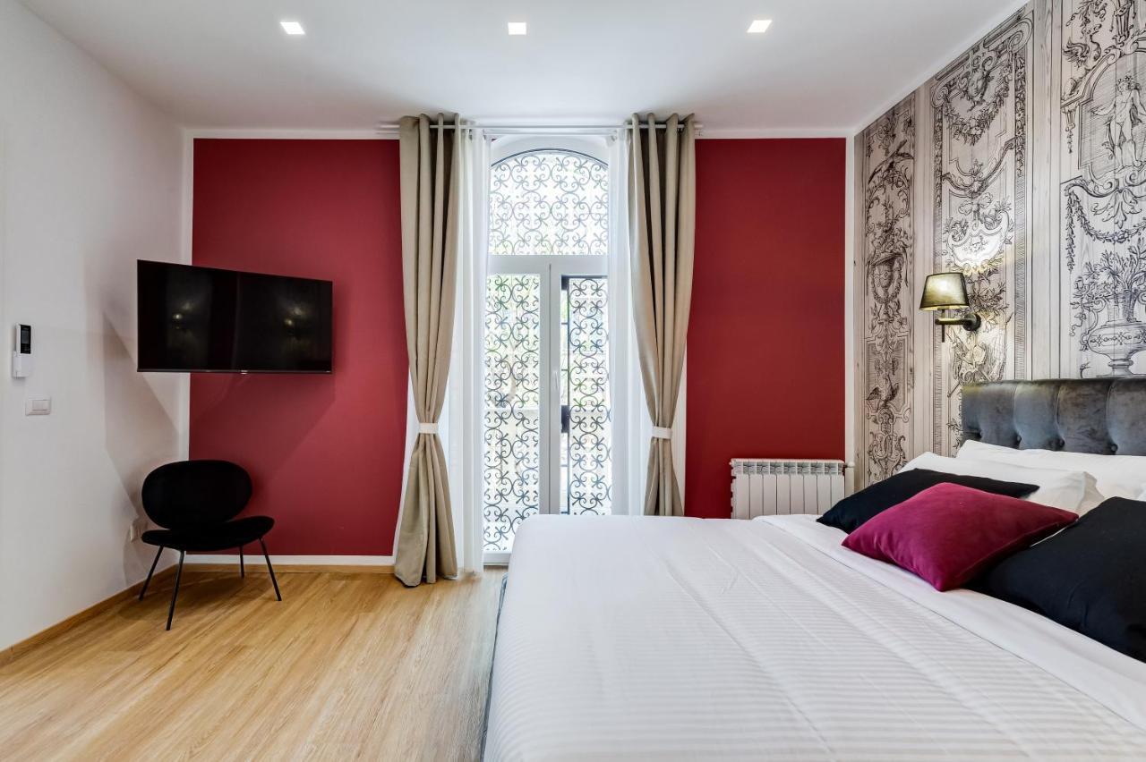 Chiara - A New Luxury Star Is Born In Rome! * Rom